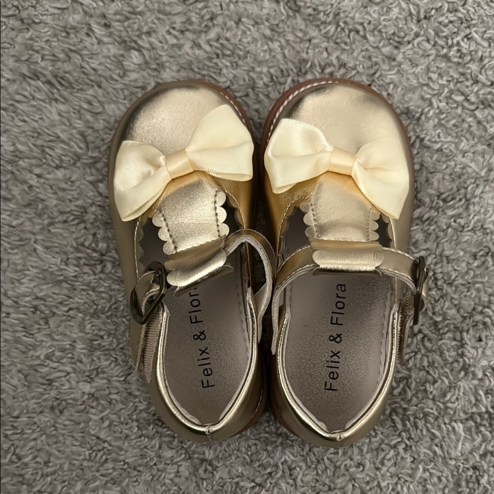 Gold Toddler Girl Dress Shoes with Bow